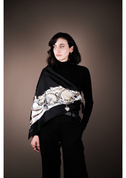 Siyah Gold Zincir Desenli Twill Ipek Eşarp fiyatları