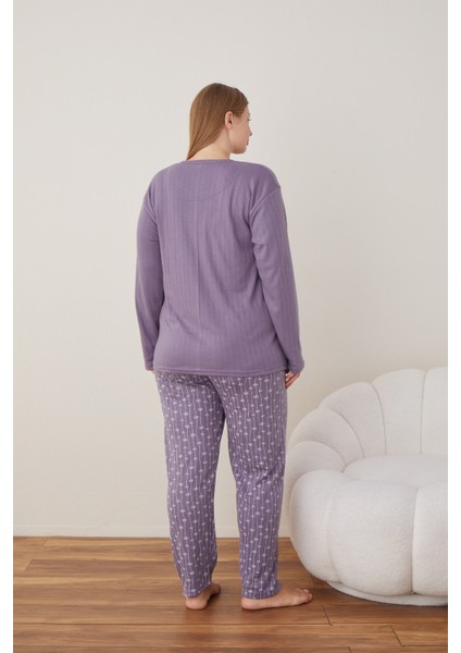 Kadın Kışlık Büyük Beden Curve Nakışlı Desenli Yakası Düğmeli Uzun Kollu Pijama Takımı fiyatları