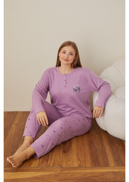 Kadın Kışlık Büyük Beden Curve Nakışlı Desenli Yakası Düğmeli Uzun Kollu Pijama Takımı modelleri