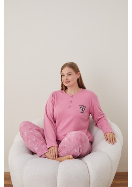 Kadın Kışlık Büyük Beden Curve Nakışlı Desenli Yakası Düğmeli Uzun Kollu Pijama Takımı indirimleri