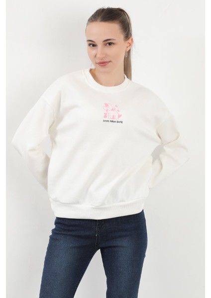 Kadın Bisiklet Yaka Tavşan Baskılı Oversize Sweatshirt Beyaz - 2586