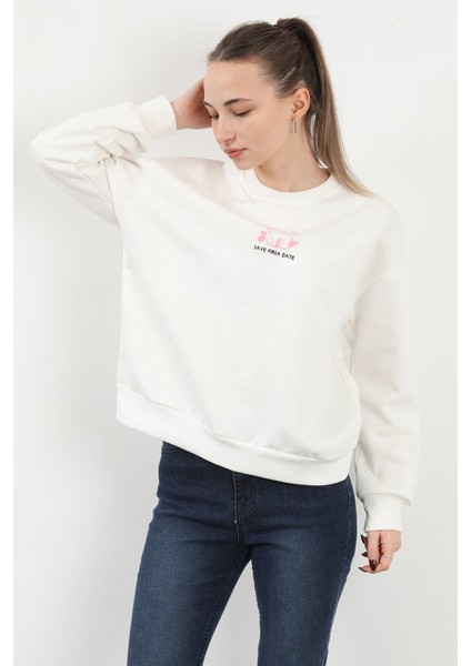 Kadın Bisiklet Yaka Tavşan Baskılı Oversize Sweatshirt Beyaz - 2586