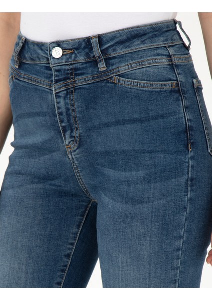 Kadın Mavi Straight Fit Jean Pantolon 50293907-VR003