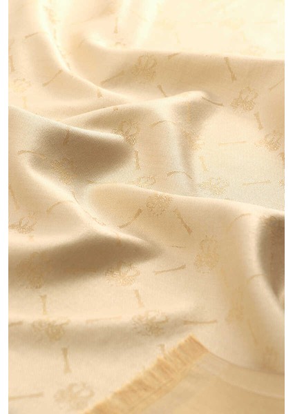 Krem Monogram Desen Jakarlı Ipek Şal fırsatları