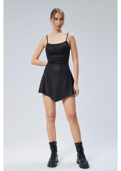 Deri Görünümlü Geometrik Kesim Mini Elbise
