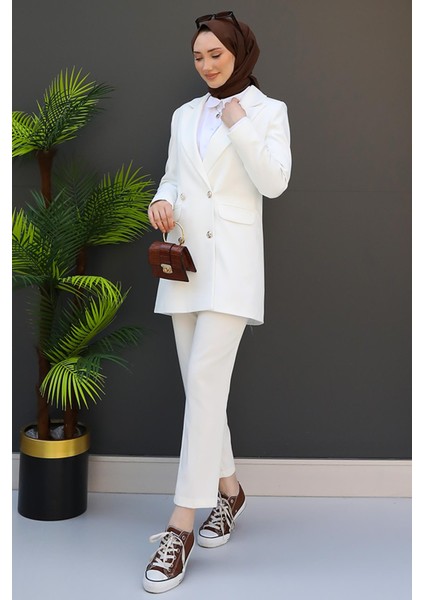 Kelebek Broş Detay Ceket Beyaz fırsatları