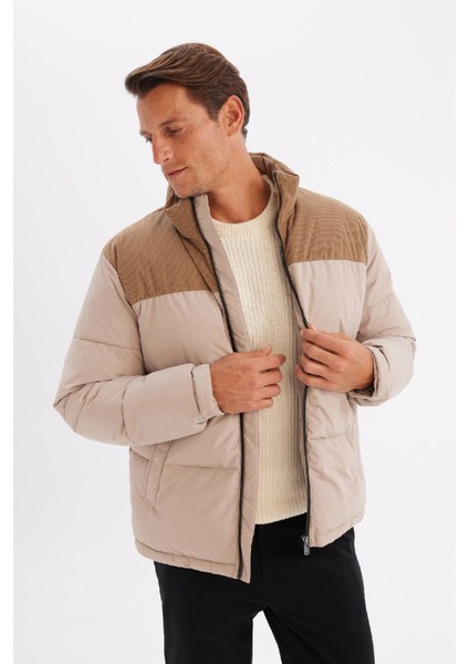 Su İtici Şişme Mont Slim Fit Dar Kesim Dik Yaka Fermuarlı Cepli D1283AX24WN fırsatları