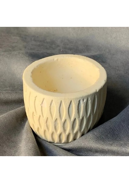 El Yapımı Dekoratif Minik Bej Saksı - 8 x 8 cm