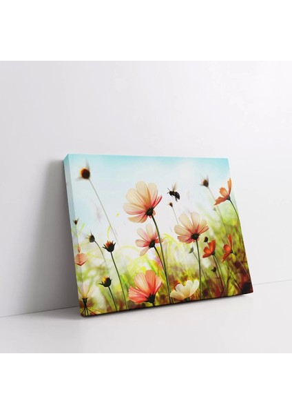 Çiçeklerden Bal Toplayan Arı Kanvas Tablo fiyatları