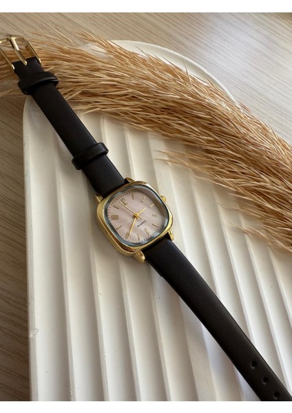 Retro Minimal Deri Kordon Vintage Kadın Kol Saati modelleri