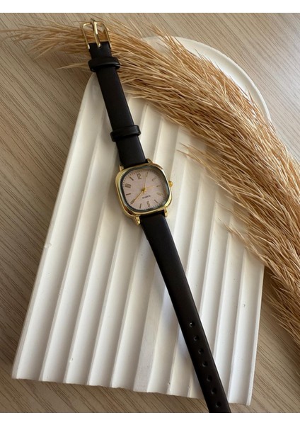 Retro Minimal Deri Kordon Vintage Kadın Kol Saati indirimleri