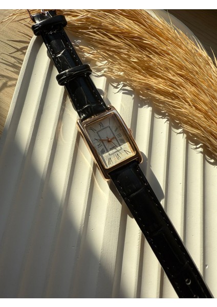 Retro Minimal Deri Kordon Vintage Kadın Kol Saati fiyatları