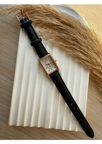 Retro Minimal Deri Kordon Vintage Kadın Kol Saati modelleri