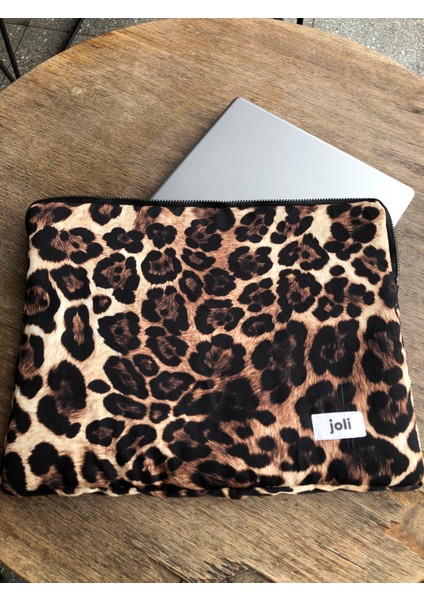 Leopar Desenli Laptop Çantası, Macbook Air ve Macbook Pro ile Uyumlu