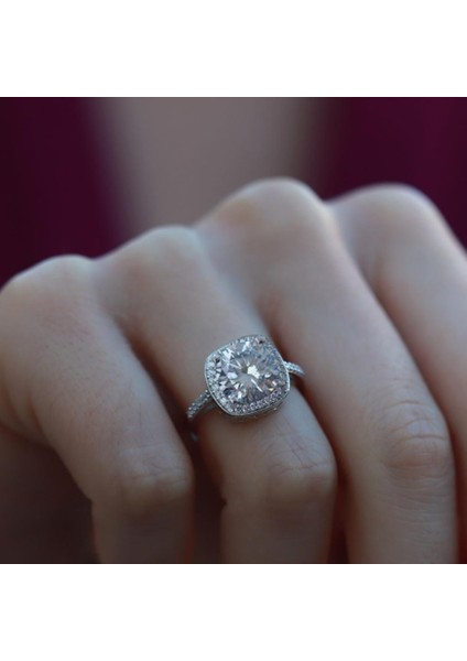 Round Kesim 3 Karat Tek Taş Model Starlight Diamond Set