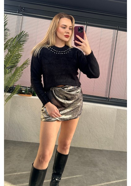 Yaka Gümüş Işleme Detaylı Siyah Yumoş Kazak