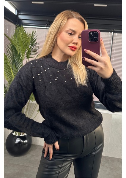 Gümüş Işleme Detaylı Siyah Yumoş Kazak modelleri