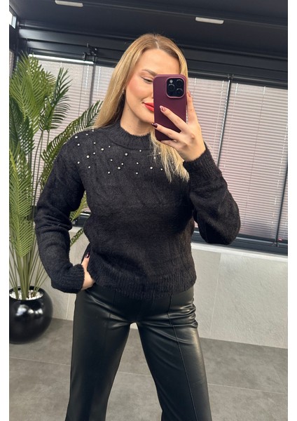 Gümüş Işleme Detaylı Siyah Yumoş Kazak indirimleri