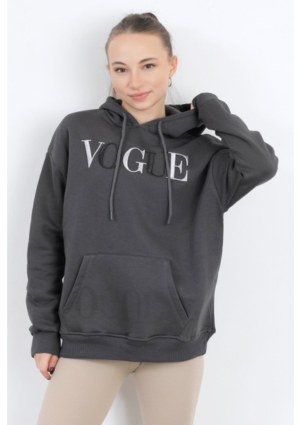 Kadın Vogue Nakışlı Kapüşonlu Kanguru Cepli Oversize Sweatshirt Füme - 2524