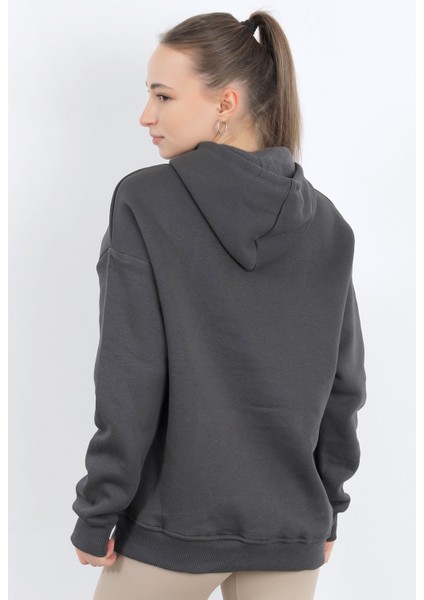 Kadın Vogue Nakışlı Kapüşonlu Kanguru Cepli Oversize Sweatshirt Füme - 2524