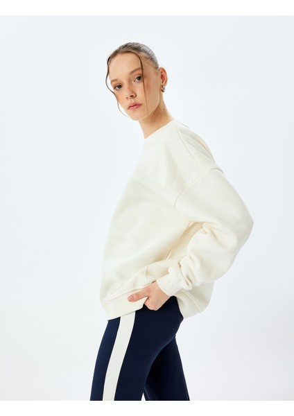 Oversize Bisiklet Yaka Uzun Kollu Sweatshirt