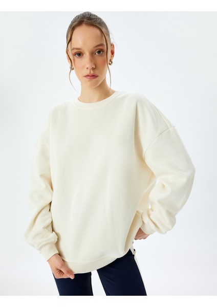 Oversize Bisiklet Yaka Uzun Kollu Sweatshirt