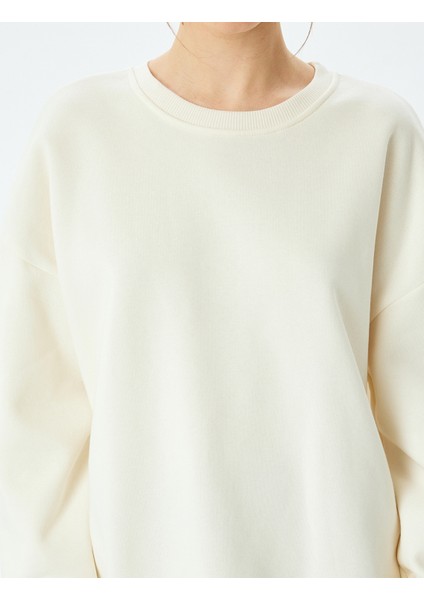 Oversize Bisiklet Yaka Uzun Kollu Sweatshirt