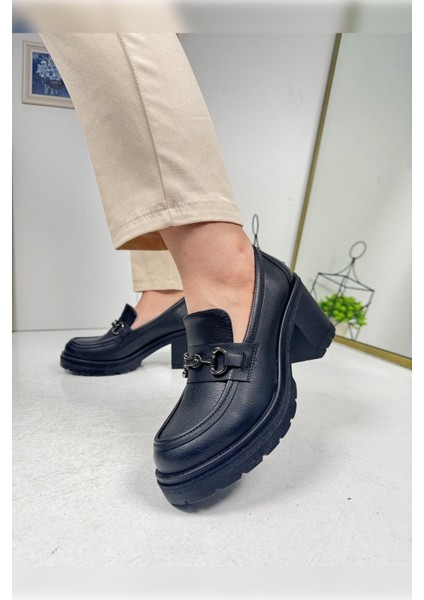 Günlük Kadın Loafer Tokalı Klasik Kalın Topuklu Tırtıklı Tabanlı Oval Burunlu Makosen Ayakkabı 76706 fiyatları