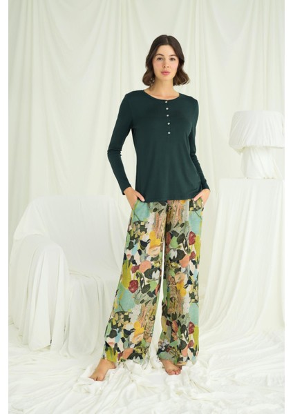 Kadın Çiçek ve Yaprak Desenli Pijama Takımı 24132 fırsatları