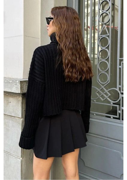 Siyah Fitilli Oversize Balıkçı Yaka Kadın Crop Kazak indirimleri