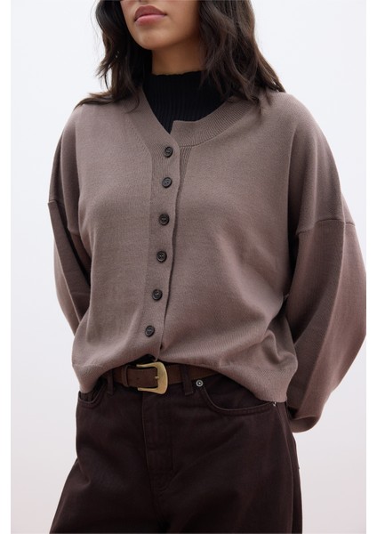 Yumuşak Dokulu Oversize Triko Hırka Vizon modelleri