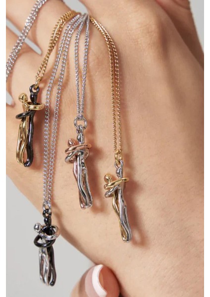 Sarılan Çiftler Sevgiliye Hediye Paslanmaz Çelik Özel Mektuplu Unisex Kolye fiyatları