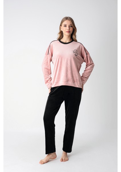 Kadife Yazı Detaylı Pijama Takımı