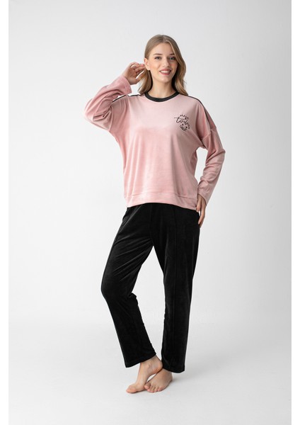 Kadife Yazı Detaylı Pijama Takımı fiyatları