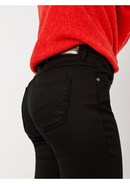 Slim Fit Likralı Şekillendirici Kot Pantolon Jean fiyatları