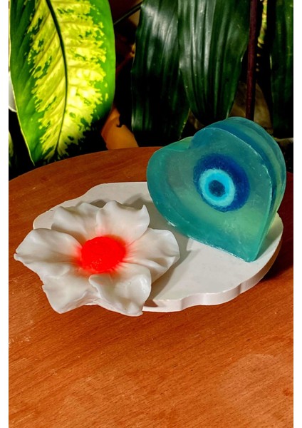 Tekno Trust 2'li Dekoratif Hediyelik Nilüfer Çiçeği Figürlü ve Nazar Boncuklu Kalp Model Banyo Sabunu