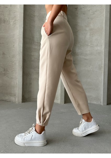 Kadın Pileli Paçası Düğmeli Pantolon