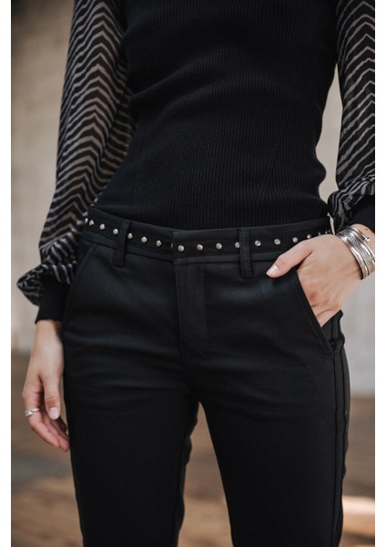 Zımba Detaylı Bilek Boy Dar Kesim Kumaş Pantolon fiyatları