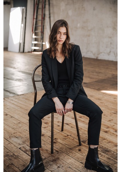 Zımba Detaylı Bilek Boy Dar Kesim Kumaş Pantolon indirimleri