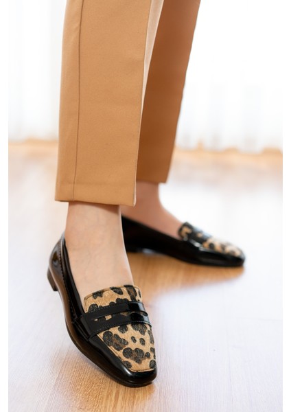 Fava Leopar Siyah Rugan ( 1 cm Topuklu ) Küt Burunlu Burun Babet modelleri