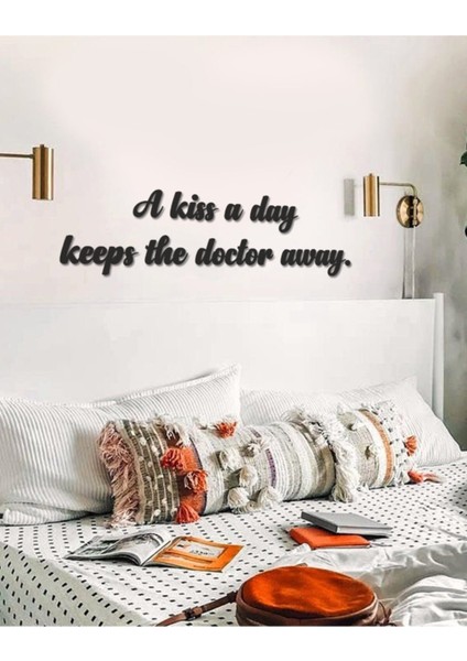 A Kiss A Day Duvar Yazısı