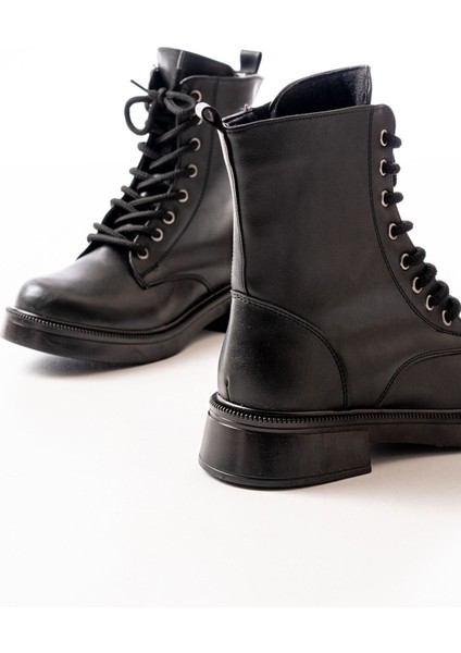 02-356 Siyah Düz Topuklu Bağcıklı Fermuarlı Günlük Kadın Bot indirimleri