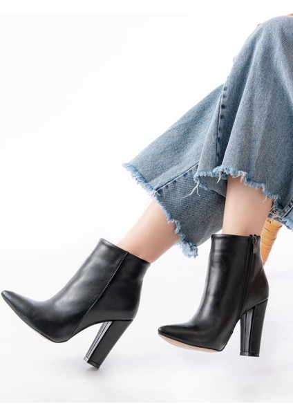 VRT-4801 Siyah Yüksek Kalın Topuklu Fermuarlı Kadın Bot fiyatları