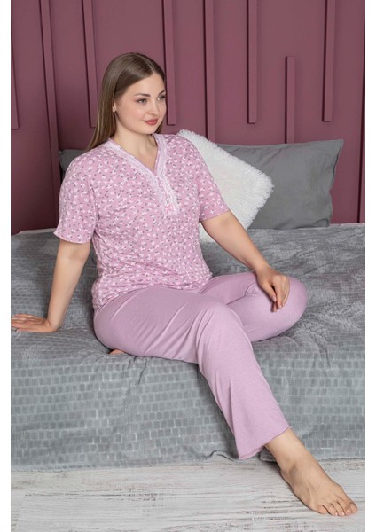 Kadın Büyük Beden Desenli Yakası Dantelli Düğmeli Kısa Kollu Bambu Pijama Takımı