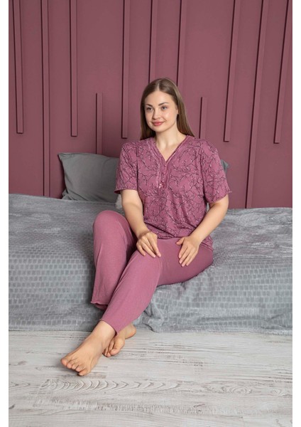 Kadın Büyük Beden Desenli Yakası Dantelli Düğmeli Kısa Kollu Bambu Pijama Takımı