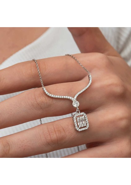 Gümüş Baget Taşlı Gerdanlık Model Kadın Kolye fırsatları