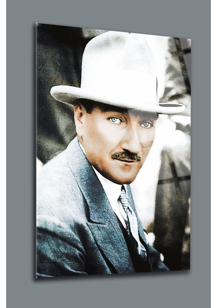 Atatürk Cam Tablo 104