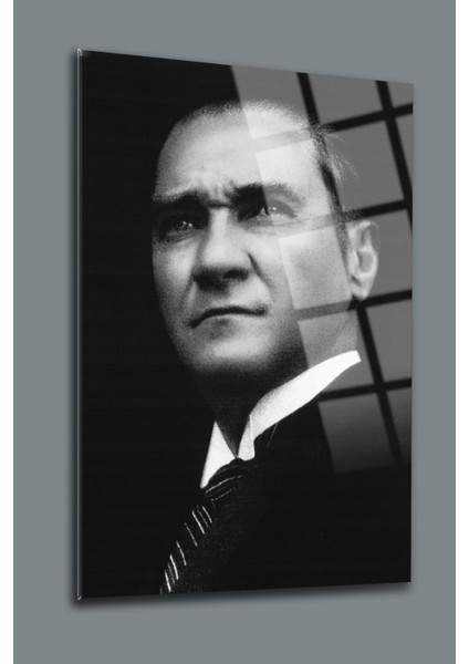 Atatürk Cam Tablo 105