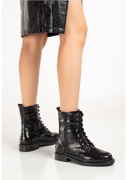 2024-2289 Siyah Kroko Bağcıklı Fermuarlı Günlük Kadın Bot
