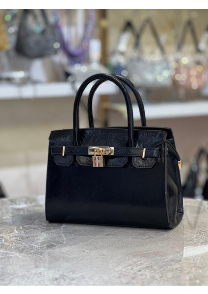 Kilit Aksesuar Detaylı '' Orta Boy '' Kadın El- Omuz Çantası